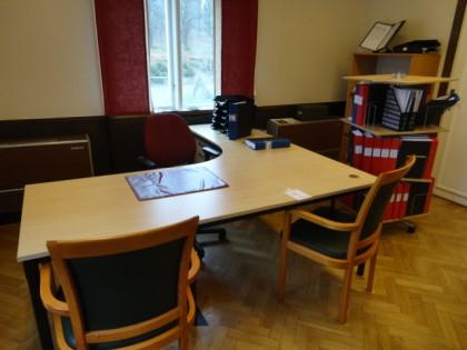 500.00 kr exkl moms Skrivbord,