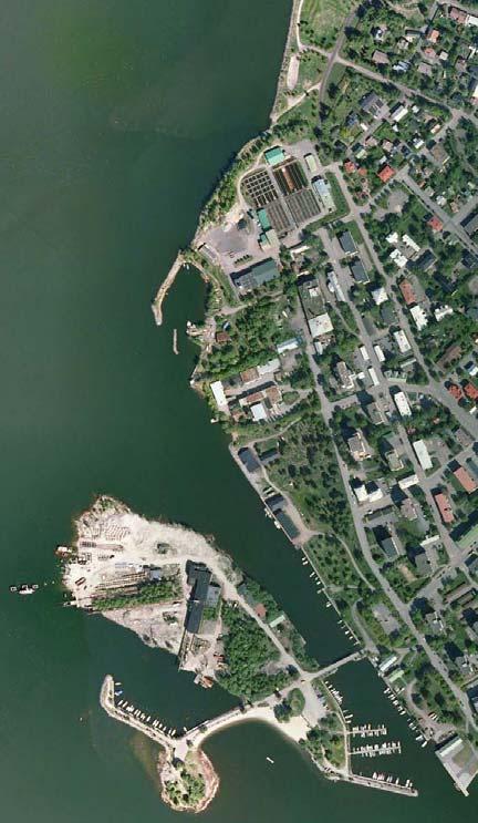 Strandzonen vid Brändö sund och i de västra och södra delarna av Smulterö har i generalplanen anvisats som parkområde (VP) och båthamnsområde (LV).