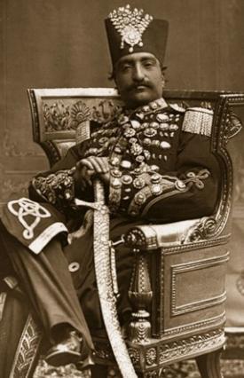 Men Agha Mohammed Khan lyckades samla makten och fick titeln Shah vilket ungefär motsvarar kejsare. Agha Mohammed Khan mördades efter tre år på tronen. Regimskiften avlöste varandra därefter.