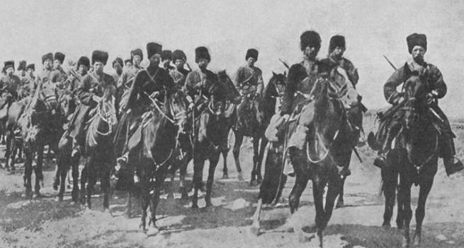 Churchill, Roosevelt och Stalin möttes i Teheran för samordning av krigsinsatserna. Efter kriget fick Iran sina nuvarande gränser.