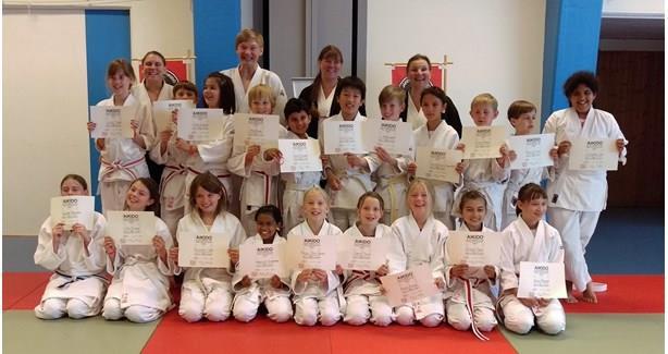 Träning AIKIDO Rekryteringsarbetet är ständigt pågående och ger resultat med fortsatt kö-hantering för 8-13 år.