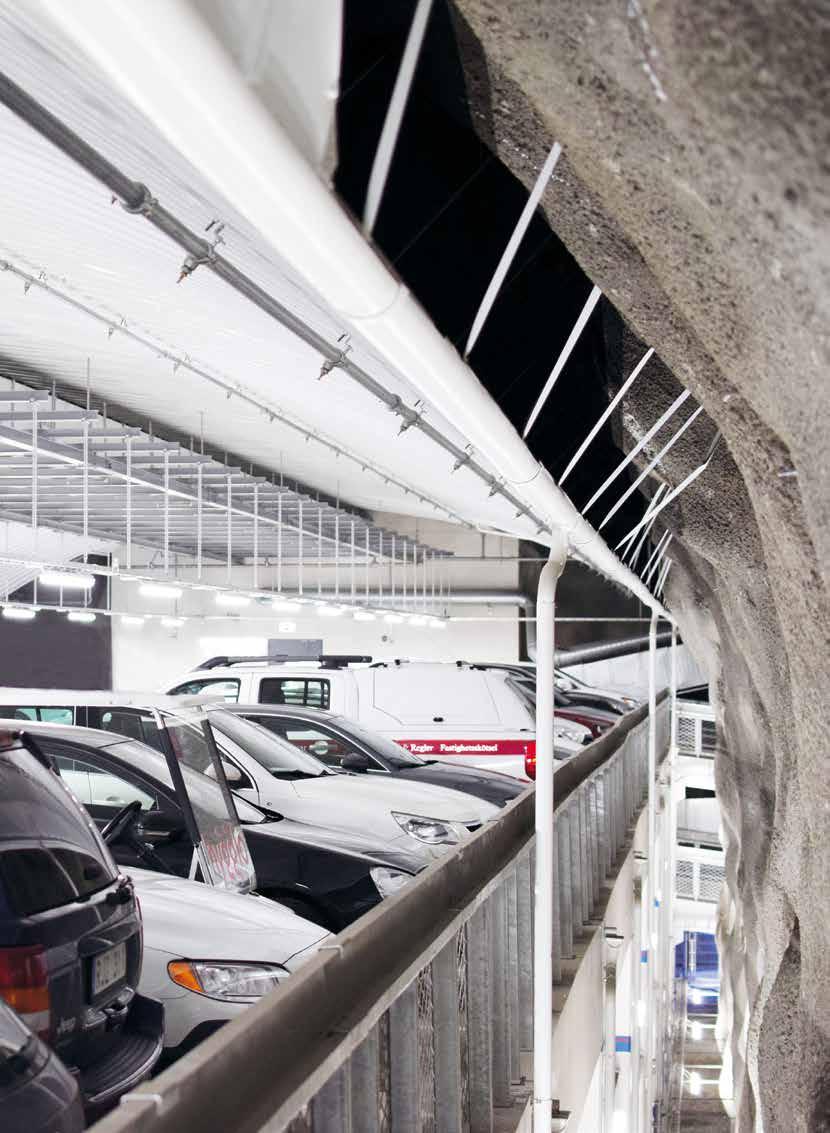 24 Stockholm Parkering ansvarar för 71 000 parkeringsplatser.