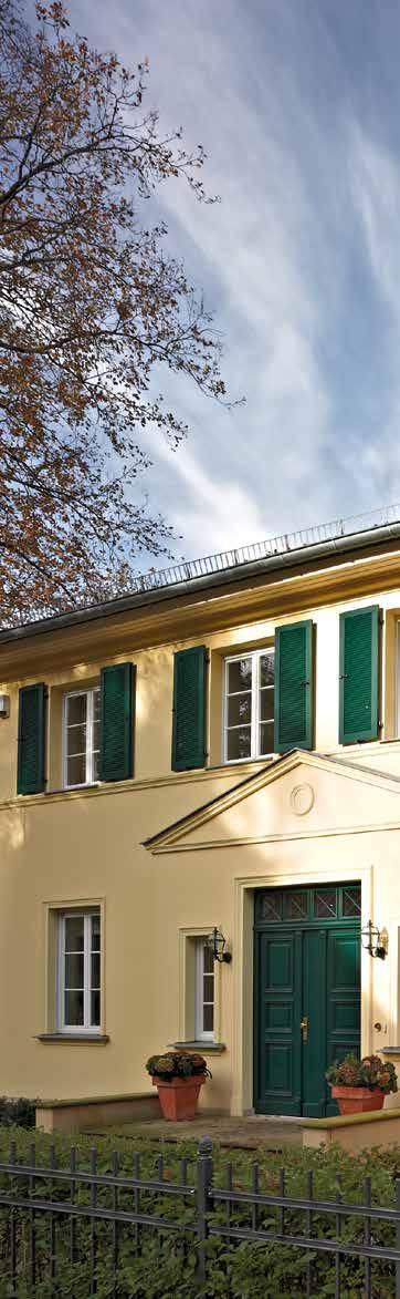 FÄRGDESIGN Färgrik variation Det har ingen betydelse vilken byggnadsstil din garageport ska passa till. Hos Hörmann hittar du garanterat en port som passar till dig och ditt hus.