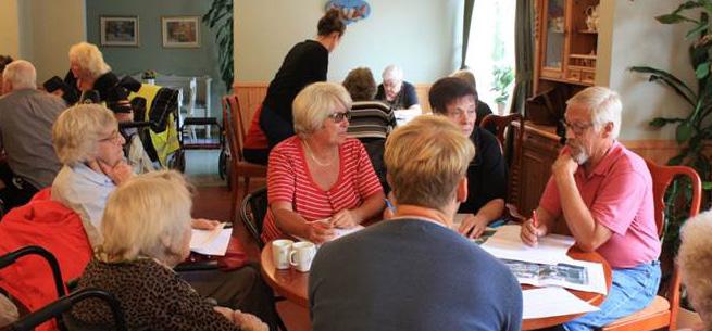 3. Dialogmetoder Cafédialog Vad behöver man tänka på inför en cafédialog med äldre Viktigt med god kontakt med nyckelpersoner/personal. Viktigt att inbjudan når fram och är tydligt formulerad.