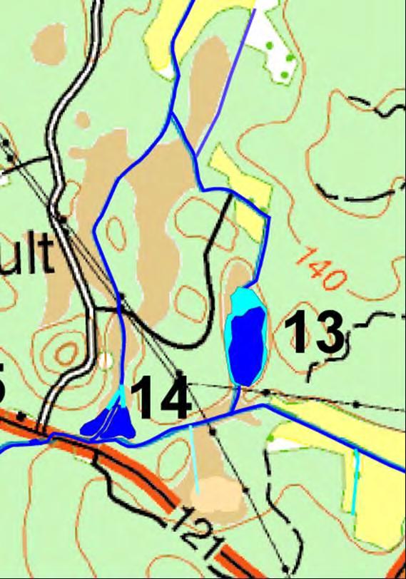 Diket har relativt bra fall uppströms inloppspunkten och omgivande mark ligger högt i förhållande till diket. En mindre dämning anläggs i diket precis nedströms inloppet för att få in mer vatten.