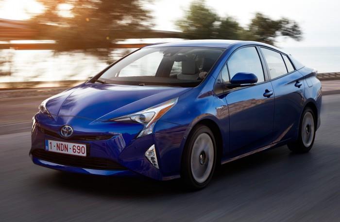 Teknikens Värld 2016 Provkörning av Toyota Prius 4 hybrid Toyota vidareutvecklar hybridtekniken och är nu inne på fjärde generationen Prius. En helt ny bil rakt igenom. Snyggare (?