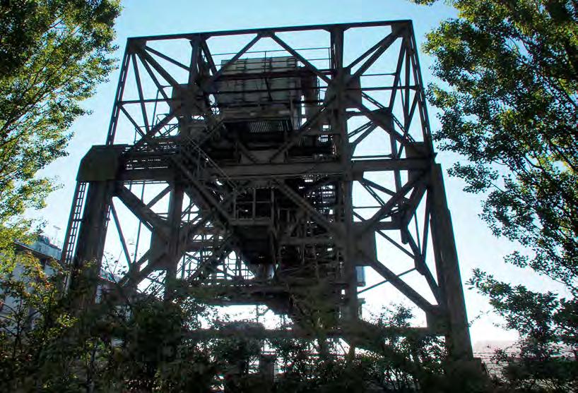 INSPIRATION 1 Hässelbyverket tätt intill bergskanten, brummande