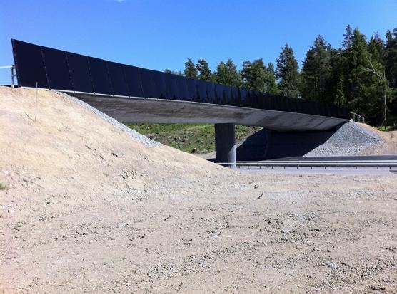 4 Leda djuren rätt 4.4.1 Förlänga landskapets ledlinjer Som tidigare nämnts rör sig djur ofta längs ledlinjer i landskapet, till exempel längs åkerkanter, skogsbryn, vattendrag,