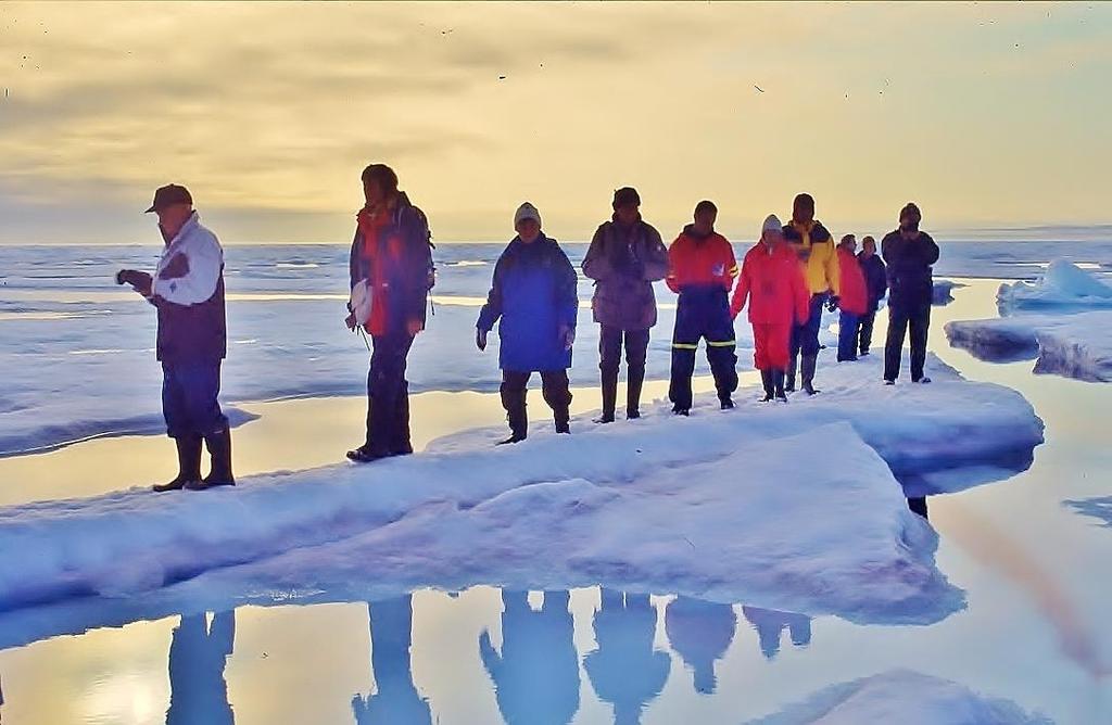 Ivittuut är ett bra exempel på svårigheten att upprätthålla verksamhet på avlägset belägna platser. Försöket att skapa ett geologiskt centrum (sid 68-72) började bra men har inte kunnat fortsätta.