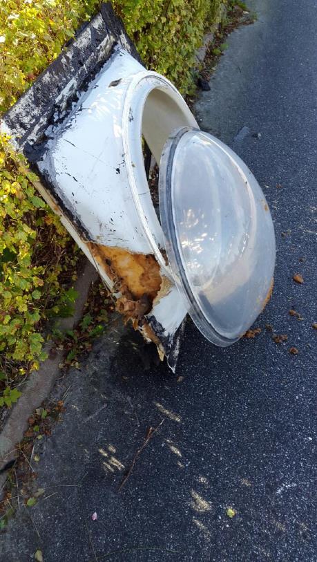 Var uppmärksamma på era takkupoler Många av oss boende har kvar sina äldre takkupoler. Detta är en svag punkt i våra tak.