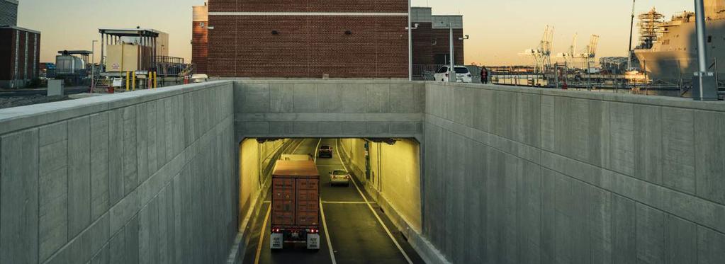 Skanska Bokslutskommuniké, januari december 13 Infrastrukturutveckling Intäkter och resultat Förändring, Förändring, Intäkter 237 16 124 35 29 21 Bruttoresultat 56 128 1 41 Försäljnings- och