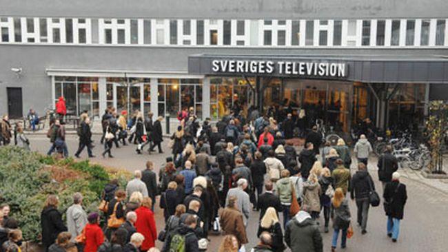 Sveriges Television Du får en allmän introduktion av SVT och Public Service samt en rundvandring i bland annat studior, kontrollrum och dekorverkstad.