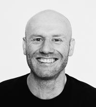 Kommissare Goole (Fredrik Gunnarson) Han är full av auktoritet och arbetar noggrant och systematiskt. Goole predikar för familjen och verkar veta och förstå mer än någon annan.