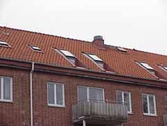användning: Pensionärsbostäder. antal våningar: 3½ Huggna stenplattor.
