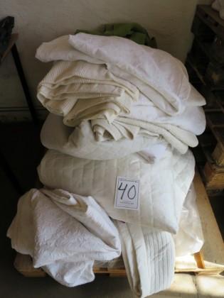 diverse handdukar,