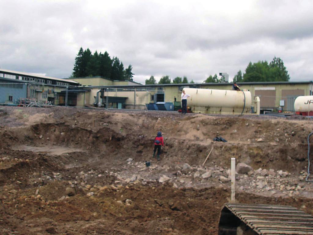 Cisterner för uppsamling av förorenat grundvatten. Sanering av vatten Under Eloxeringsbyggnaden påträffades höga halter av lösningsmedel i vatten.
