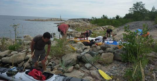 Gräsöturen 2010 Vi skulle paddla 9 kajaker på en 4-dagarstur utanför norra Gräsö där massor med små öar gör skärgården omväxlande.