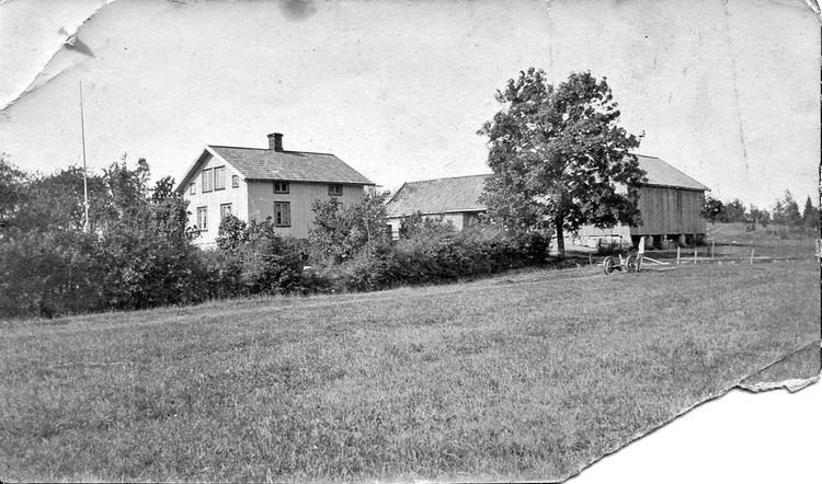 Hus och ladugård på