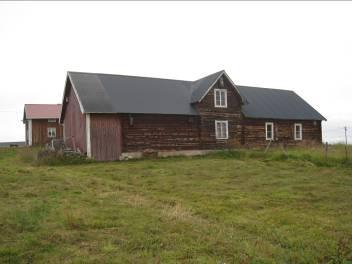 Bebyggelsen ligger spridd över odlingsmarken som består av öppna slåtter- och betesmarker. Kiruna kommun Motiv till urval Kaalasjärvi är en av få jordbruksbyar etablerade så långt in i inlandet.