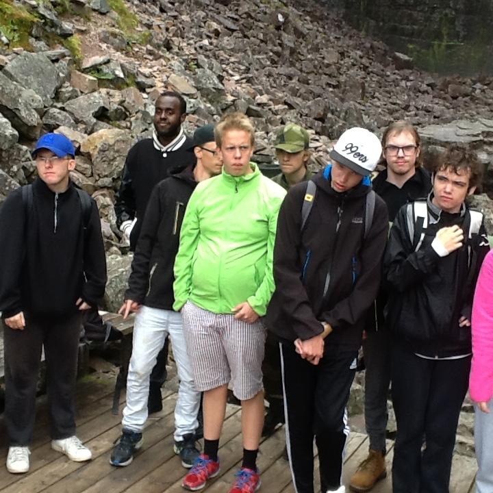 Onsdag 14/9. I dag åkte vi till Fulufjällets natur reservat. Där tog vi ett gruppfoto.