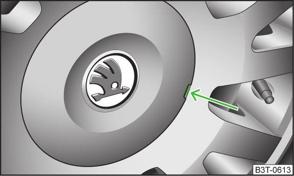 Undvik kraftiga slag, även om sidan inte låter sig infogas i fälgen. I annat fall kan det leda till skador på styrnings- och centreringselementen på hjulsidan.
