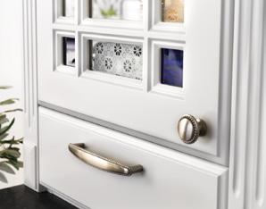 Bryt av med en modern designfläkt eller bygg in en enklare fläkt i den stilenliga kåpan Rosendal.