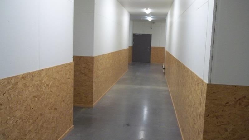m 2 behövs endast en utrymningsväg, då längsta avståndet ut i kommunikationsstråket är mindre än 15 meter (ÅF, 2006).