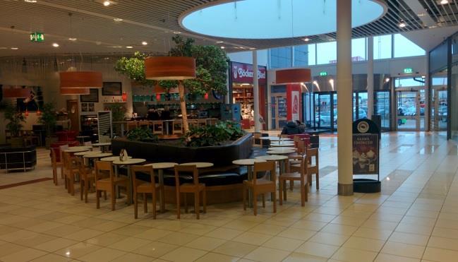Figur 15. Gångstråket i närheten av café. Sannolikhet: 2 Konsekvens: 3 Brandscenario 5.