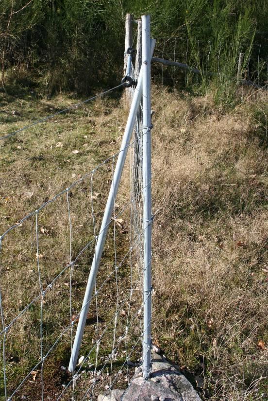 Stolpar i berg I berg borras järnstolpar