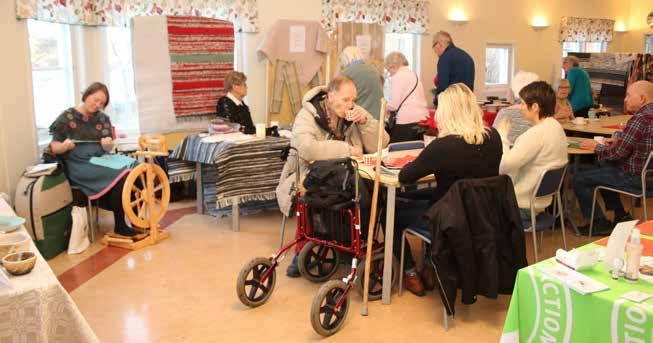 Badviken. I vanlig ordning såldes fina alster från olika hantverkare.