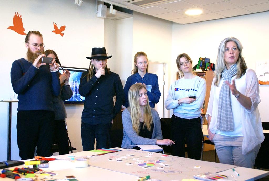 Lägg in pauser och bryt diskussionen någon gång kring kl 15 så att det finns tid att sammanställa anteckningar och intryck från sinariet.