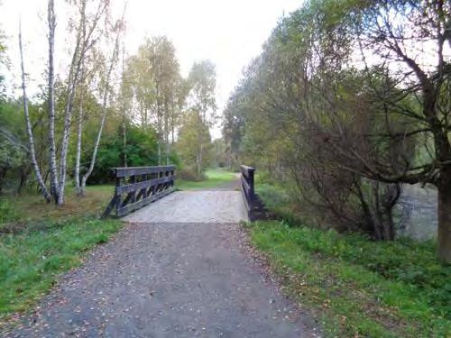 Underlaget på gångvägarna genom naturparken är breda och fina.