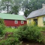Intilliggande uthus och de gamla kyrkstallarna har också iordningställts som hembygdsmuseum.