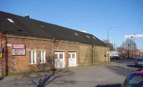plåthallen och till höger Benmöllan.