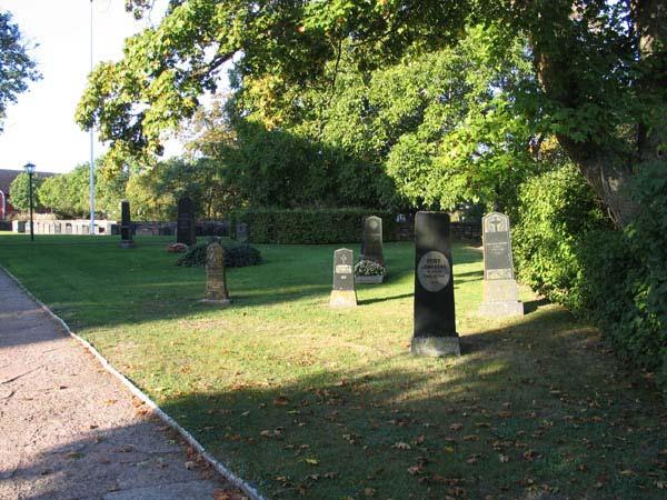 Utanför kyrkogården vid stigluckan i norr står en fattigbössa av trä. Den första fattigbössan i Böda ska ha satts upp på initiativ av prosten Fagerroth i slutet av 1700-talet.