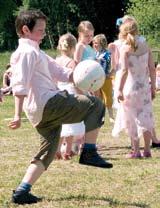 HÅLLTIDER 2011 Träffpunkt Brevik Brevik skolas matsal. Tider se hemsidan, www.tyresonas.se MAJ Årsmöte tisdagen den 10 maj 19.00 i Brevik skola Morsdagspicknick Ällmoraängen söndag 29 maj 10.