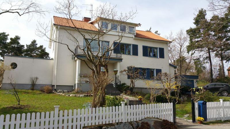 Utlåtande av Överlåtelsebesiktning Överlåtelse av fast egendom enligt jordabalken Stocksund, Vårdkasen 5 Apelvägen 25