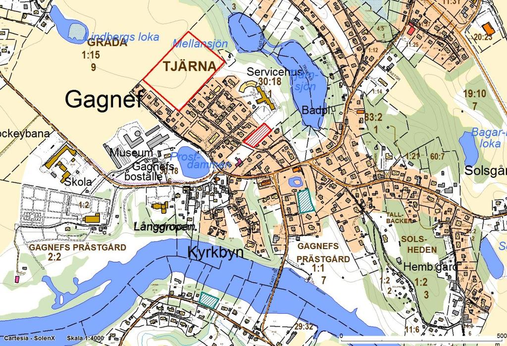11 Gagnef - söder om riksvägen De äldre delarna av Gagnefs kyrkby kan förtätas med två nya småhus på privata mark. För att nå tomterna måste en ny väganslutning byggas.