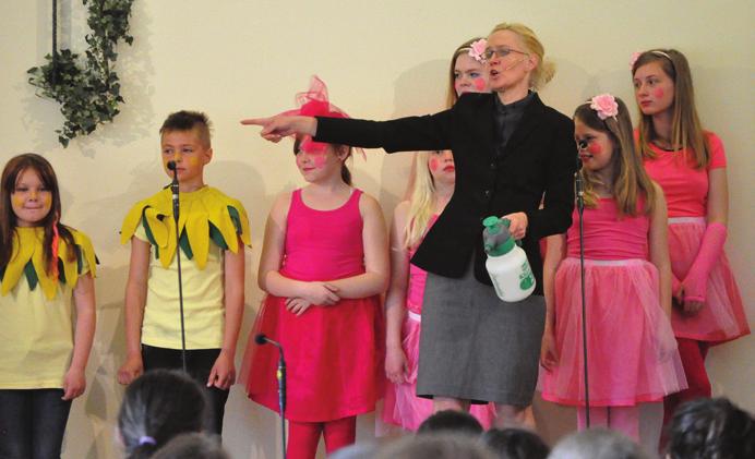 00 FH onsdag torsdag Kyrkans barntimmar Musik-och lek Onsdagsklubben Killgruppen Ungdomsledargruppen 12.45-14.15 Sjöatorp 15.00-16.30 KS 15.00-16.30 FHK 17.00-18.30 FH 18.30-21.00 FH Små och stora 09.