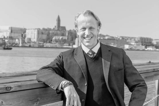 Patric Broman, kandiderar till styrelsemedlem Patric har arbetat med molnlösningar sen innan molnet fanns, knappt.