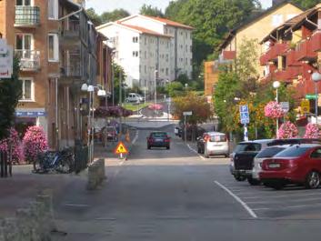 Förnyelsen av intilliggande kvarter ger nya affärslokaler med skyltfönster och inbjudande entréer.