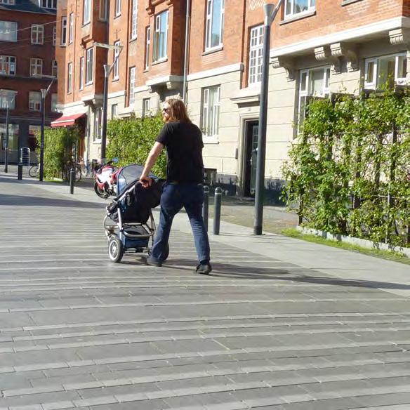 - Lite för mycket bostadsgård. Svaga kopplingar mot parken. Slitna, skuggiga miljöer.