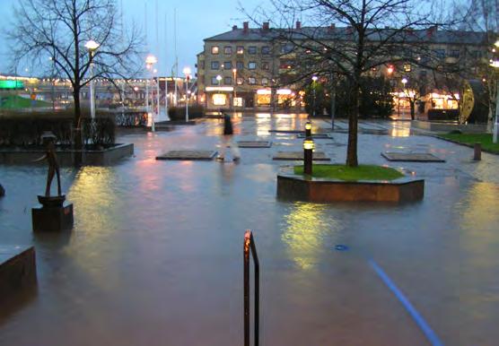 En del i förnyelsen av innerstaden handlar om att återkoppla till Mölndalsån och synliggöra vattnet i staden. Vattnet, vattenväxter och regnträdgårdar ger karaktär och stärker stadens identitet.