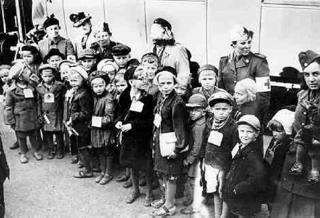 Redan då insåg jag att jag hade tagit fel beslut Med lapp runt halsen och tårar som rinner ned över kinderna, blev de tvungna att lämna sitt hem och tryggheten Allt som de höll kärt var helt
