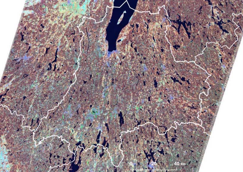 A) Figur 4. RGB-bilder (b5, b4, b3) som har använts för habitatklassuppdatering för de två studieområdena. A) Landsat 5-mosaik från 2011-05-08, avgränsning Jönköpings län i vitt. B) Figur 4.