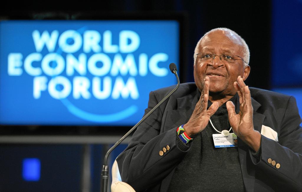 Desmond Tutu Nobelpristagaren och Ärkebiskop Emeritus Rotary tror, liksom jag, att det är möjligt att ha en värld utan krig.