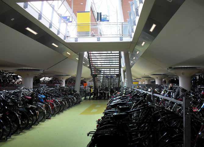 28 Utformning av parkeringsplatser Riktlinjer för parkering i Norrköpings kommun Utformning av parkeringsplatser Cykelparkering Cykeln är ett prioriterat färdmedel i Norrköping, och parkeringsnormen