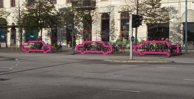 Riktlinjer för parkering i Norrköpings kommun Utformning av parkeringsplatser 31 Exempel från Helsingborg på ett pedagogiskt sätt att illustrera hur mycket plats bilparkering tar jämfört med