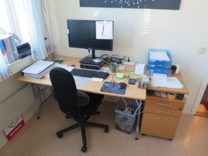 Kontorsbord, kontorsstol, lådhurts,