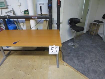 2st bord, 2st stolar och 2st fläktar